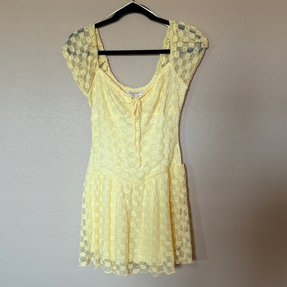 Thirty/Thirty Light Yellow Floral Lace Short Dress Tie Front Medium Mesh Overlay